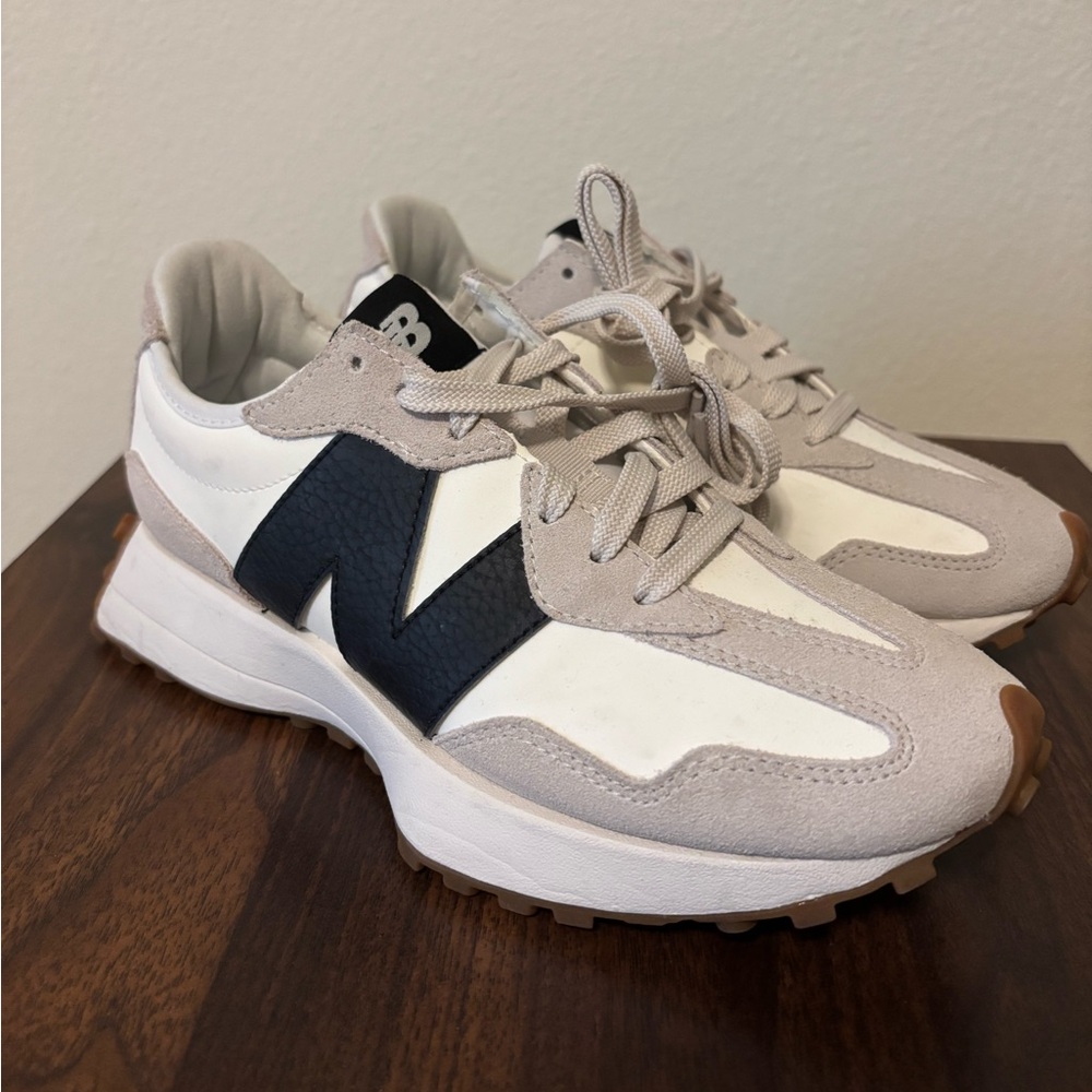 New Balance 327 women’s size 6.5